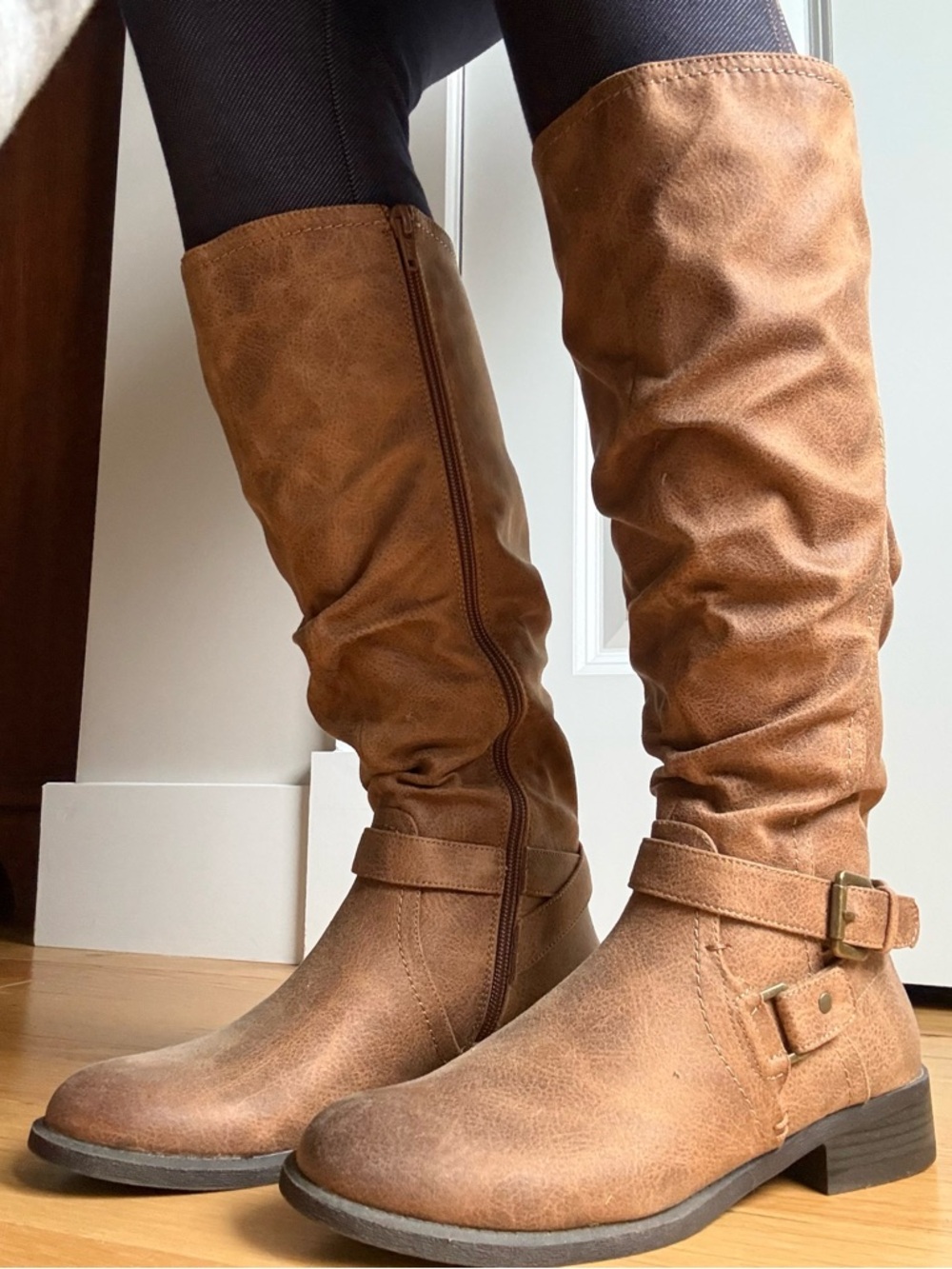 White Mountain Layton a women's knee-high riding boot.  Size 8M